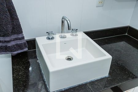 Casa à venda com 285m², 3 quartos e 2 vagasBanheiro