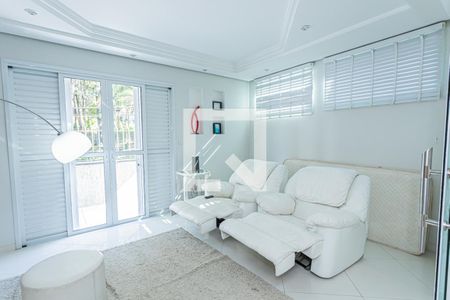 Casa à venda com 285m², 3 quartos e 2 vagasSala de TV