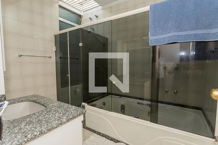 Casa à venda com 285m², 3 quartos e 2 vagasBanheiro suite