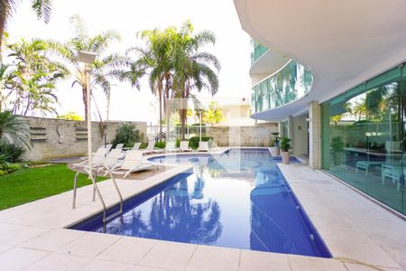 Apartamento para alugar com 100m², 2 quartos e 2 vagasÁrea comum - Piscina