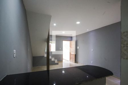 Sala de casa para alugar com 2 quartos, 90m² em Guaratiba, Rio de Janeiro
