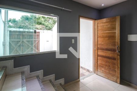 Sala de casa para alugar com 2 quartos, 90m² em Guaratiba, Rio de Janeiro