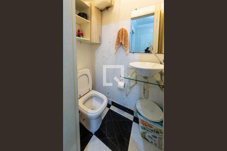 Casa à venda com 231m², 4 quartos e 2 vagas Casa à venda com 231m², 4 quartos e 2 vagasLavabo