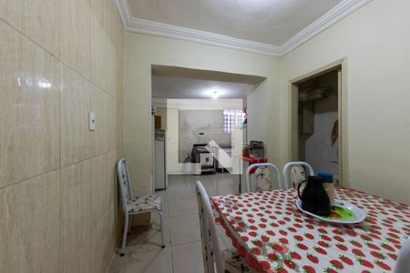 Casa à venda com 231m², 4 quartos e 2 vagas Casa à venda com 231m², 4 quartos e 2 vagasCopa