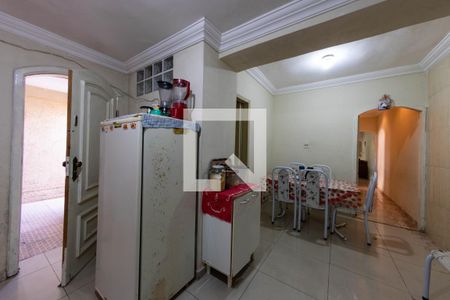 Casa à venda com 231m², 4 quartos e 2 vagas Casa à venda com 231m², 4 quartos e 2 vagasCozinha
