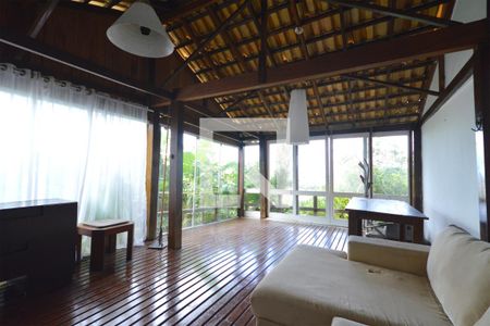 Sala de estar  2 de casa de condomínio para alugar com 2 quartos, 150m² em Roçado, São José