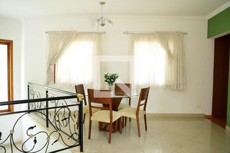 Casa de condomínio para alugar com 670m², 5 quartos e 4 vagas Casa de condomínio para alugar com 670m², 5 quartos e 4 vagasSala 2