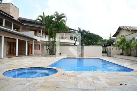 Casa de condomínio para alugar com 670m², 5 quartos e 4 vagas Casa de condomínio para alugar com 670m², 5 quartos e 4 vagasPiscina