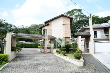 Casa de condomínio para alugar com 670m², 5 quartos e 4 vagas Casa de condomínio para alugar com 670m², 5 quartos e 4 vagasFachada
