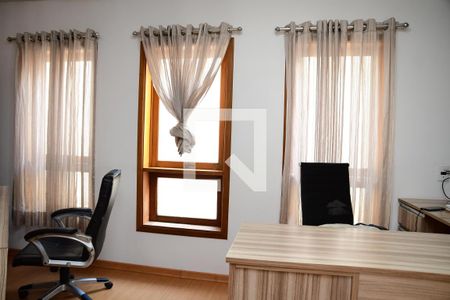 Casa de condomínio para alugar com 670m², 5 quartos e 4 vagas Casa de condomínio para alugar com 670m², 5 quartos e 4 vagasEscritório