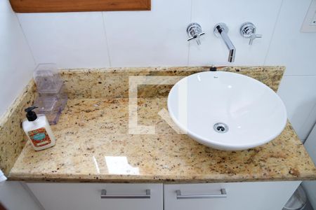 Casa de condomínio para alugar com 670m², 5 quartos e 4 vagas Casa de condomínio para alugar com 670m², 5 quartos e 4 vagasBanheiro da Suíte 4