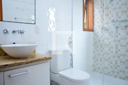 Casa de condomínio para alugar com 670m², 5 quartos e 4 vagas Casa de condomínio para alugar com 670m², 5 quartos e 4 vagasBanheiro da Suíte 4