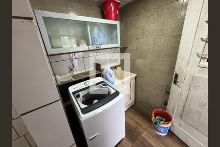 Casa à venda com 120m², 3 quartos e 2 vagasÁrea de Serviço