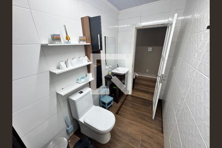 Casa à venda com 120m², 3 quartos e 2 vagasBanheiro casa 2