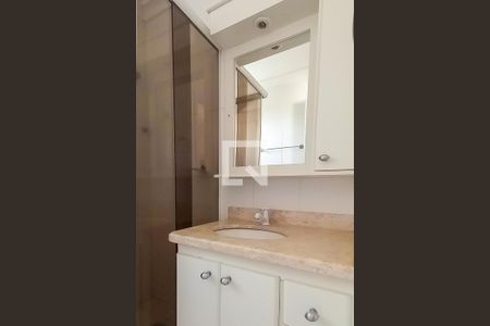 Apartamento para alugar com 230m², 3 quartos e 2 vagas Apartamento para alugar com 230m², 3 quartos e 2 vagasBanheiro