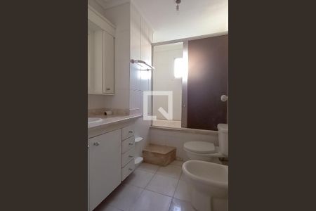 Apartamento para alugar com 230m², 3 quartos e 2 vagas Apartamento para alugar com 230m², 3 quartos e 2 vagasBanheiro da Suíte 2
