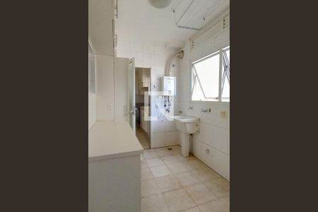 Apartamento para alugar com 230m², 3 quartos e 2 vagas Apartamento para alugar com 230m², 3 quartos e 2 vagasÁrea de Serviço