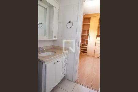Apartamento para alugar com 230m², 3 quartos e 2 vagas Apartamento para alugar com 230m², 3 quartos e 2 vagasBanheiro da Suíte 1