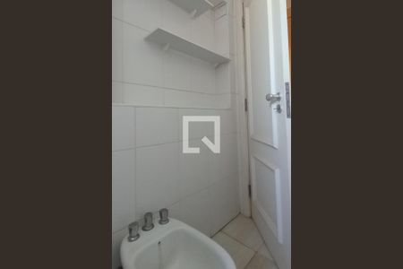 Apartamento para alugar com 230m², 3 quartos e 2 vagas Apartamento para alugar com 230m², 3 quartos e 2 vagasBanheiro da Suíte 2