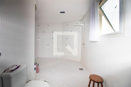 Casa à venda com 260m², 2 quartos e 3 vagas Casa à venda com 260m², 2 quartos e 3 vagasBanheiro da Suíte 2