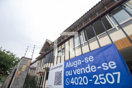 Casa à venda com 260m², 2 quartos e 3 vagas Casa à venda com 260m², 2 quartos e 3 vagasPátio