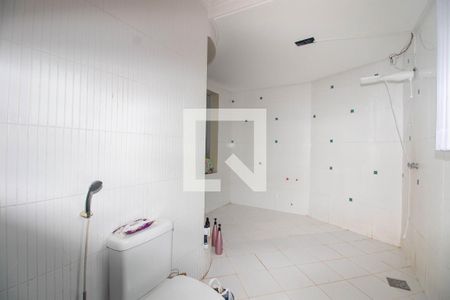 Casa à venda com 260m², 2 quartos e 3 vagas Casa à venda com 260m², 2 quartos e 3 vagasBanheiro da Suíte 2