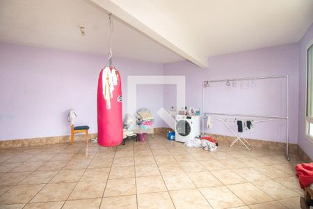 Casa à venda com 260m², 2 quartos e 3 vagas Casa à venda com 260m², 2 quartos e 3 vagasÁrea de Serviço