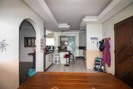 Casa à venda com 260m², 2 quartos e 3 vagas Casa à venda com 260m², 2 quartos e 3 vagasCozinha