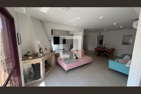 Apartamento à venda com 155m², 3 quartos e 3 vagas Apartamento à venda com 155m², 3 quartos e 3 vagasSalas