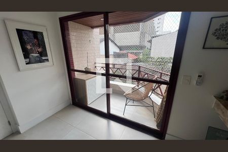 Apartamento à venda com 155m², 3 quartos e 3 vagas Apartamento à venda com 155m², 3 quartos e 3 vagasVaranda