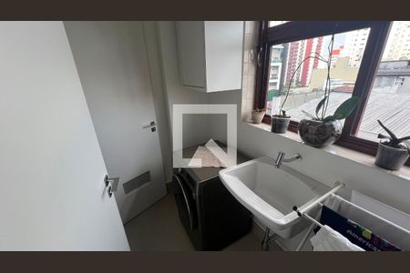Apartamento à venda com 155m², 3 quartos e 3 vagas Apartamento à venda com 155m², 3 quartos e 3 vagasÁrea de Serviço