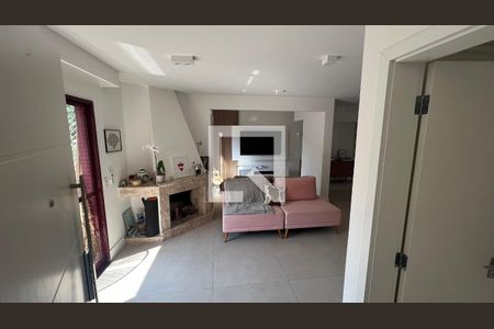 Apartamento à venda com 155m², 3 quartos e 3 vagas Apartamento à venda com 155m², 3 quartos e 3 vagasSala