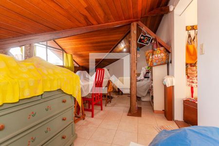 Casa para alugar com 460m², 5 quartos e 5 vagasSuite