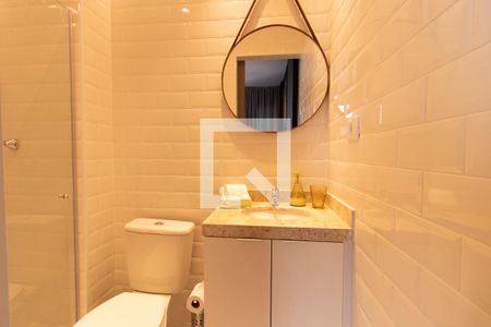Banheiro de kitnet/studio para alugar com 1 quarto, 25m² em Santana, São Paulo
