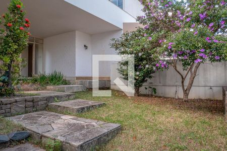 Casa à venda com 540m², 6 quartos e 2 vagasQuintal