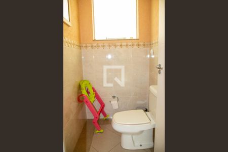 Casa à venda com 380m², 4 quartos e 5 vagas Casa à venda com 380m², 4 quartos e 5 vagasBanheiro 1