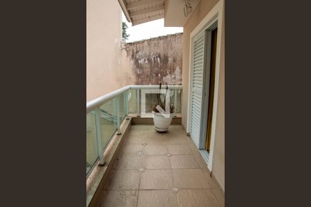 Casa à venda com 380m², 4 quartos e 5 vagas Casa à venda com 380m², 4 quartos e 5 vagasVaranda do Quarto 3