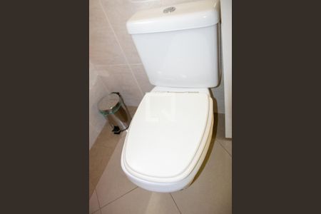 Casa à venda com 380m², 4 quartos e 5 vagas Casa à venda com 380m², 4 quartos e 5 vagasBanheiro 1