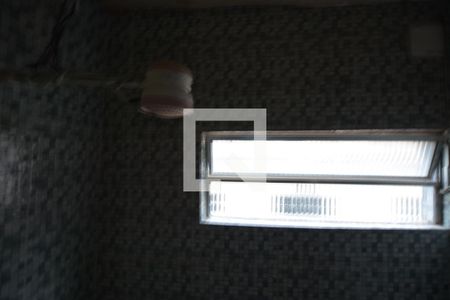 Banheiro de apartamento para alugar com 1 quarto, 40m² em Brás de Pina, Rio de Janeiro