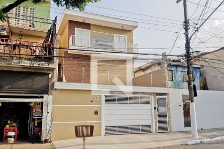Casa de condomínio para alugar com 72m², 2 quartos e 1 vaga Casa de condomínio para alugar com 72m², 2 quartos e 1 vagaFachada