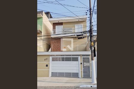 Casa de condomínio para alugar com 72m², 2 quartos e 1 vaga Casa de condomínio para alugar com 72m², 2 quartos e 1 vagaFachada