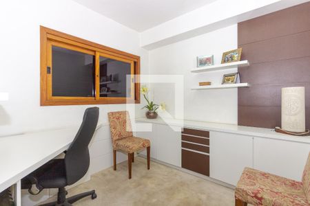 Closet do quarto suite de apartamento à venda com 3 quartos, 118m² em Jardim Lindóia, Porto Alegre