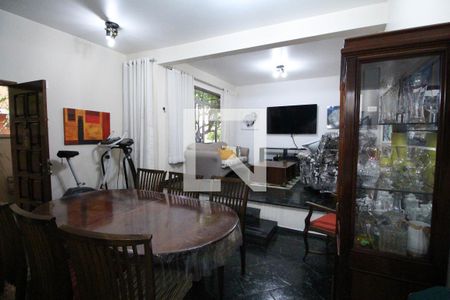 Sala de casa à venda com 4 quartos, 196m² em Vila Pereira Cerca, São Paulo