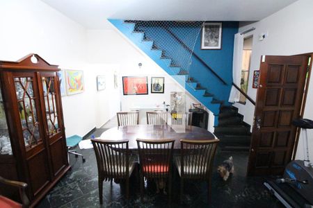 Sala de casa à venda com 4 quartos, 196m² em Vila Pereira Cerca, São Paulo