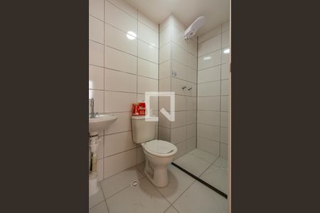 Banheiro de apartamento para alugar com 2 quartos, 50m² em Vila Plana, São Paulo