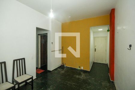 Sala de Apartamento com 2 quartos, 73m² Copacabana