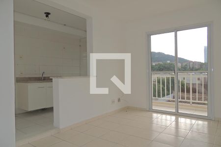Sala de apartamento para alugar com 2 quartos, 53m² em Jacarepaguá, Rio de Janeiro
