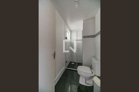 Banheiro  de apartamento à venda com 1 quarto, 60m² em Jardim Carvalho, Porto Alegre