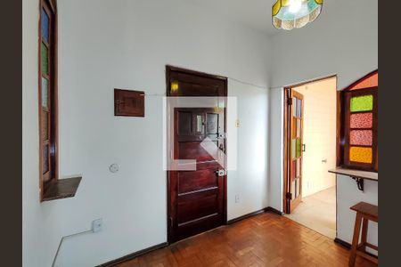 Entrada de apartamento à venda com 3 quartos, 70m² em São Cristóvão, Rio de Janeiro
