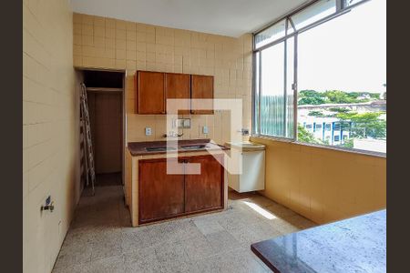 Apartamento à venda com 70m², 3 quartos e sem vagaCozinha e Área de Serviço
